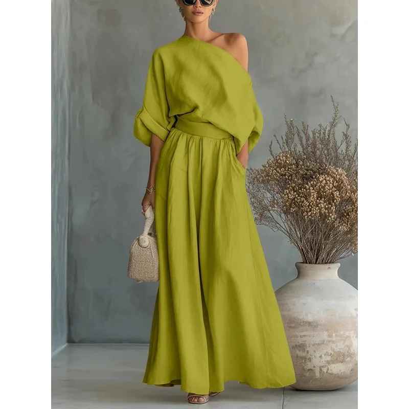 Top Lisa Soft con hombros descubiertos y pantalones ajustados