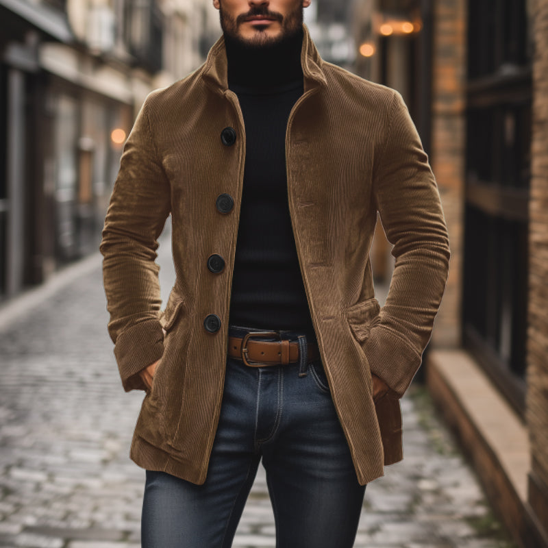 Emerson Corte Slim con Cuello Alto y Bolsillos Laterales Elegante