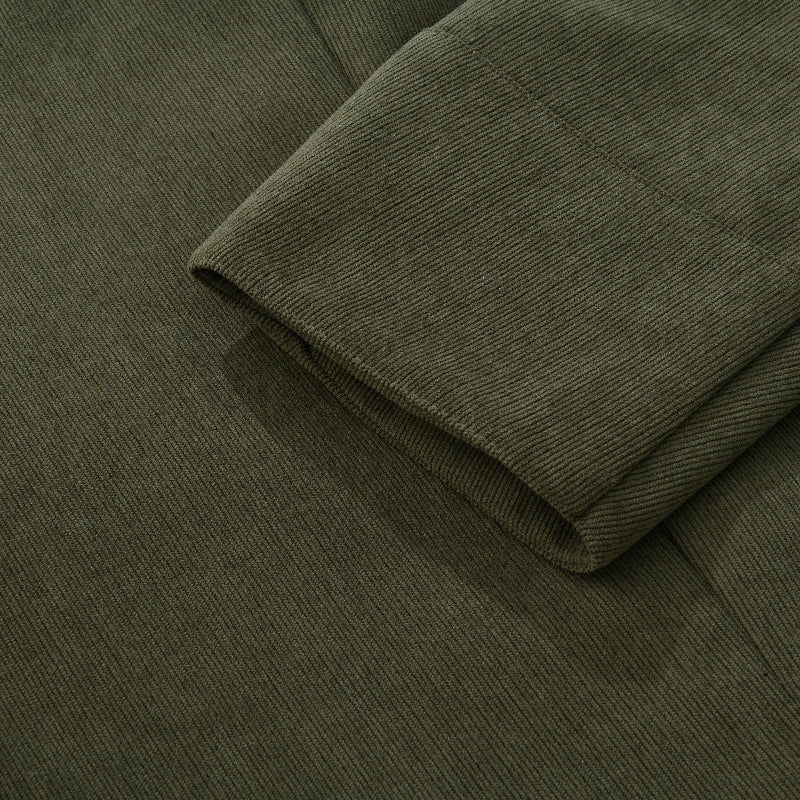 Emerson Corte Slim con Cuello Alto y Bolsillos Laterales Elegante