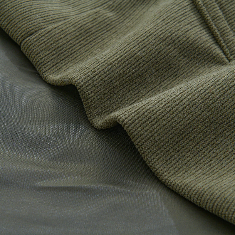 Emerson Corte Slim con Cuello Alto y Bolsillos Laterales Elegante