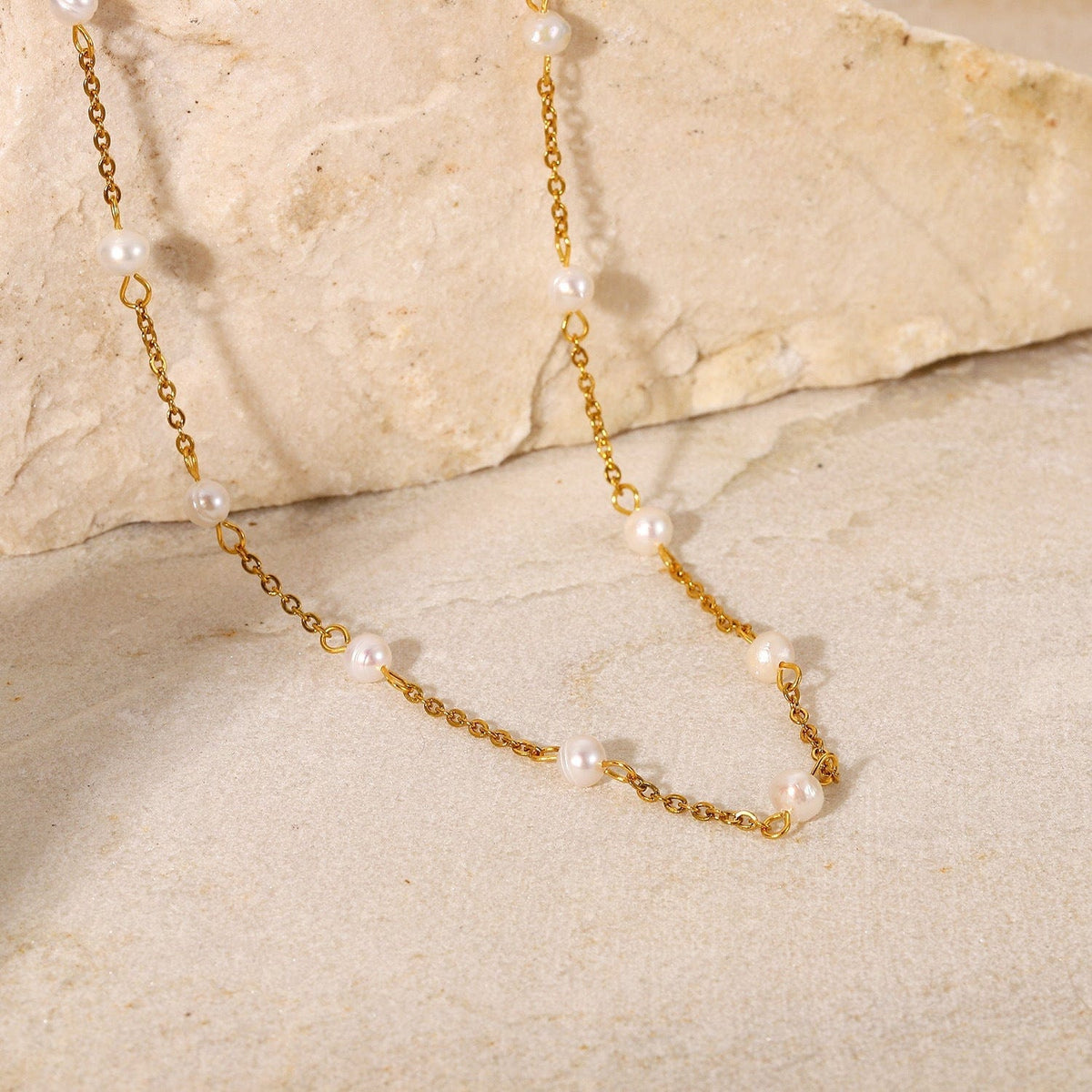 Collar de Perlas Doradas