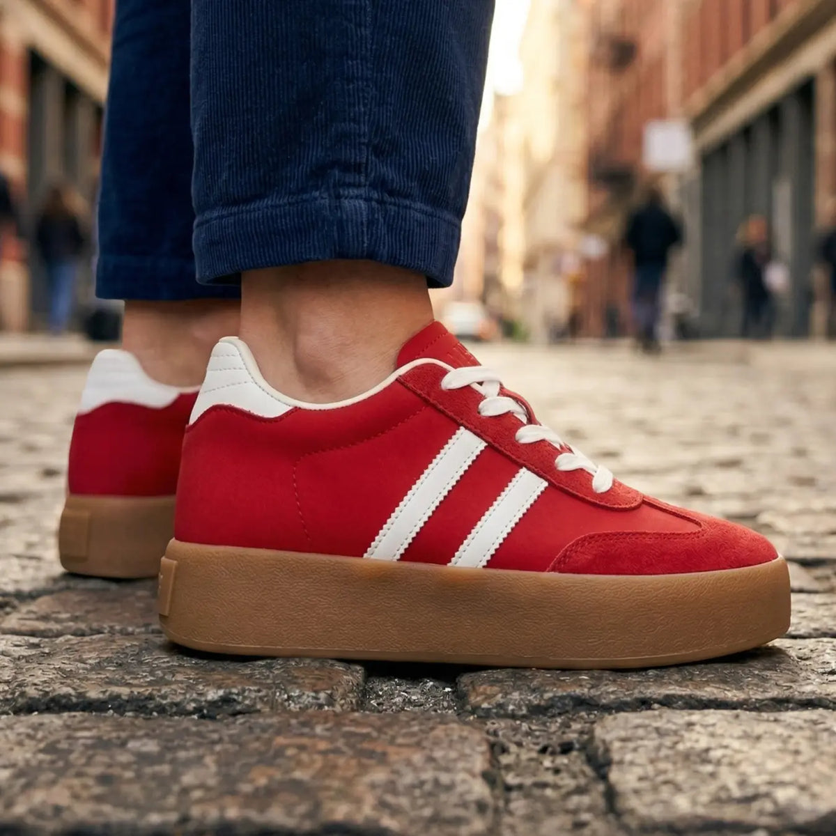 Lovet — Tenis de Gamuza con Alza 7 cm
