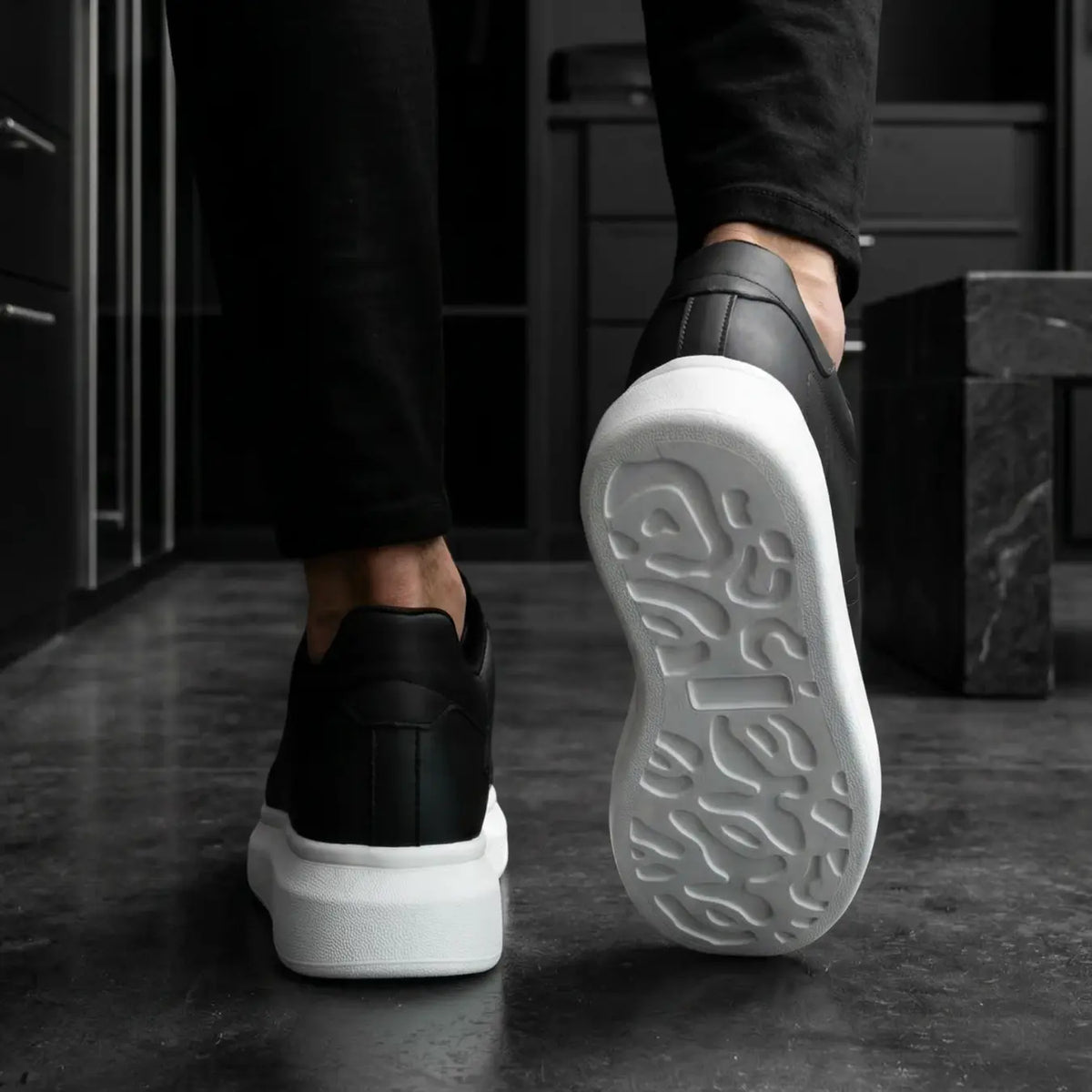 Moris — Tenis Minimalistas con Alza 9 cm