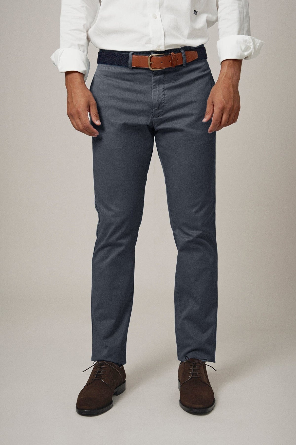 CHINO GRIS BUITRAGO
