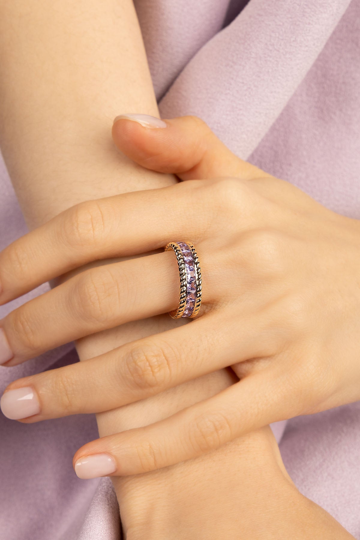 Anillo pavé Torsade Lila