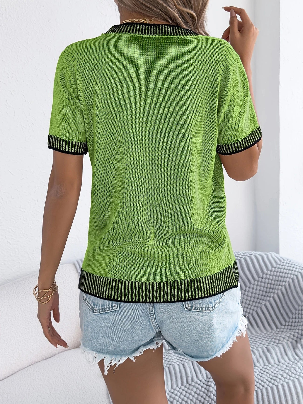 Alethea - Elegante Top Tejido Con Cuello Redondo y Rayas