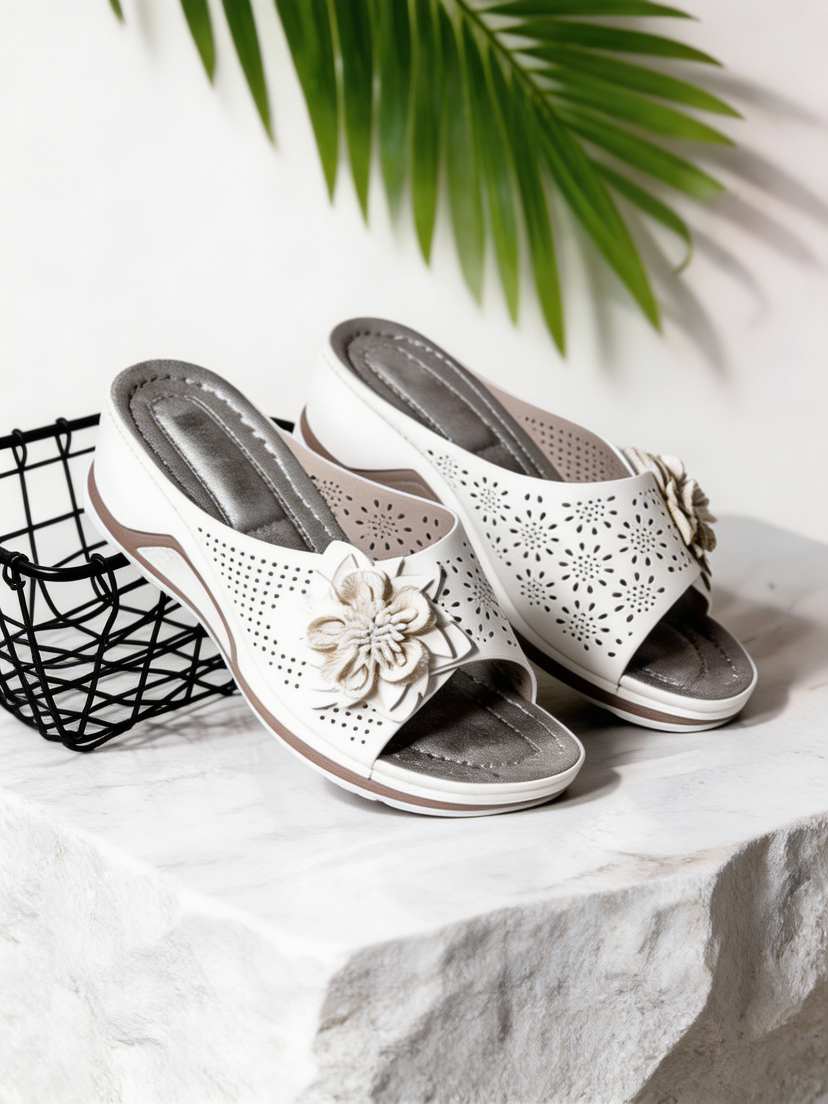 Sandalias ortopédicas en piel suave con soporte para el arco