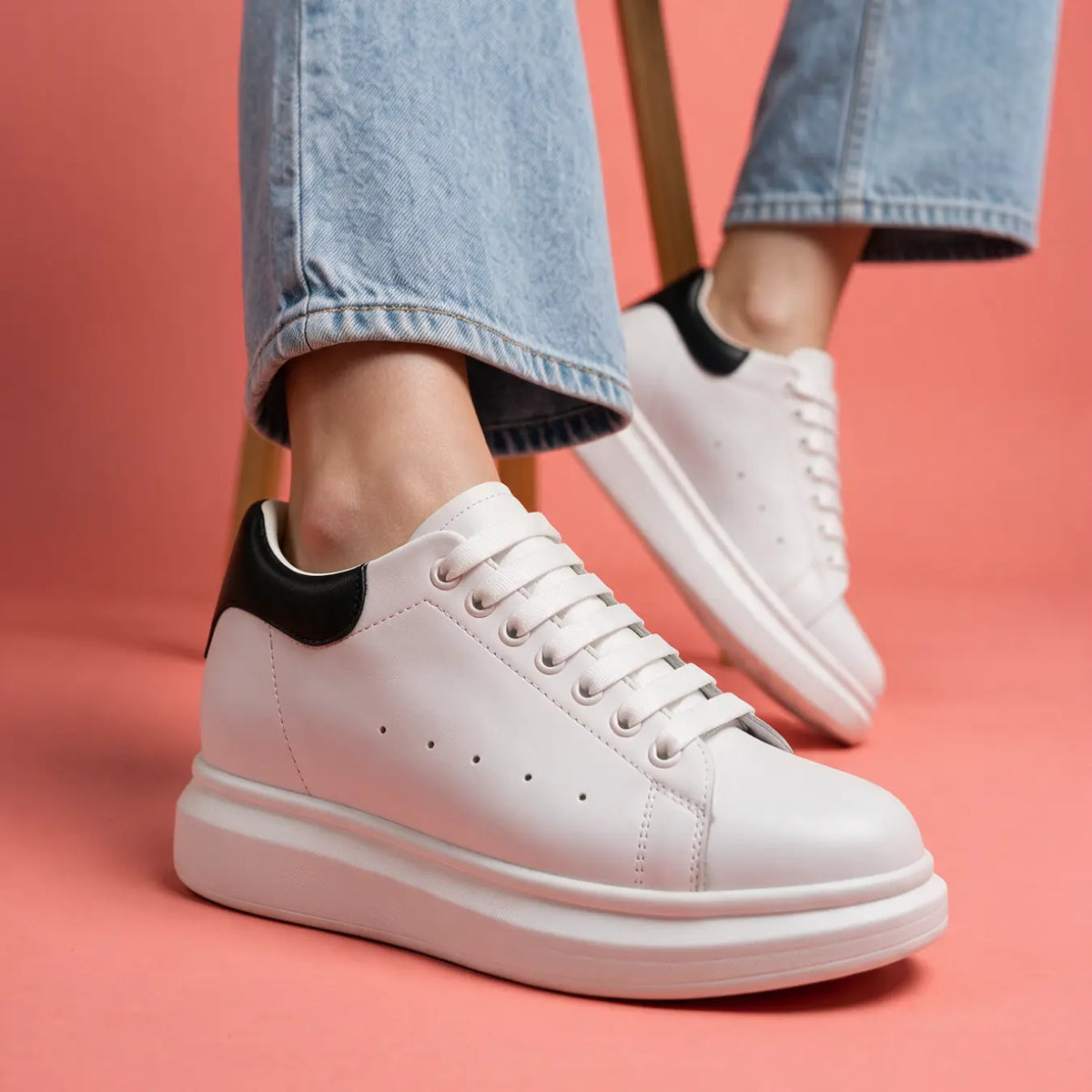 Élite — Tenis Blancos con Alza 8 cm