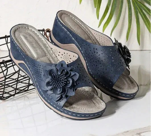 Sandalias ortopédicas en piel suave con soporte para el arco
